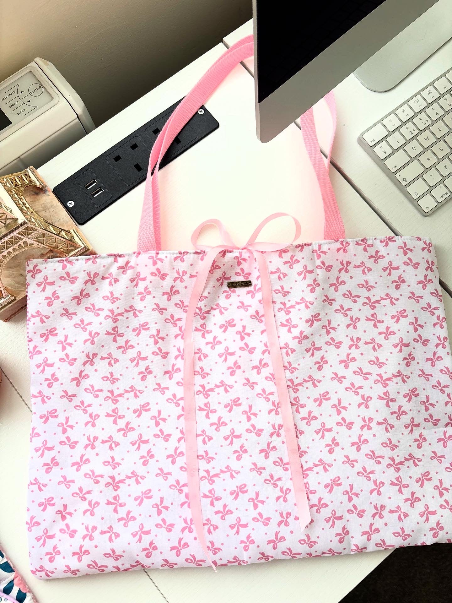 🎀 Pink Bow Tote — Soft Feminine Charm