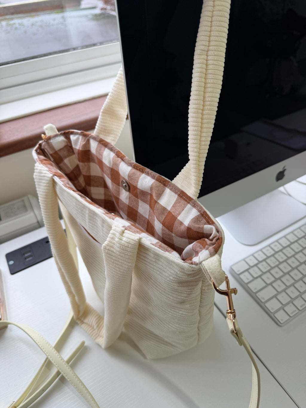 ✨ Corduroy Tote Bag – Cream & Gingham Interior