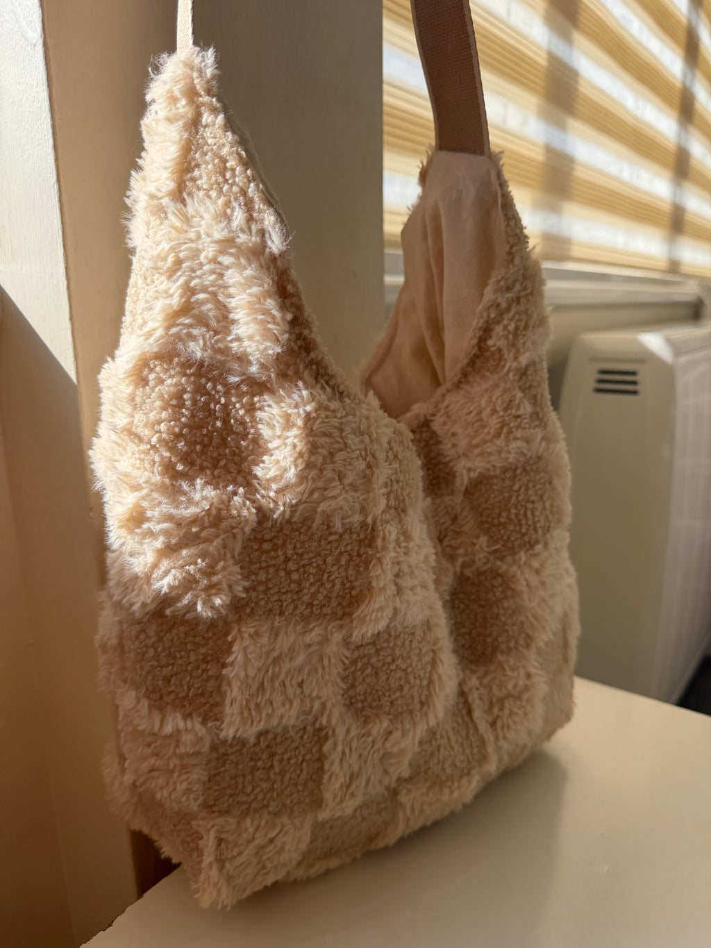 ✨ Cozy Teddy Shoulder Bag – Soft Beige