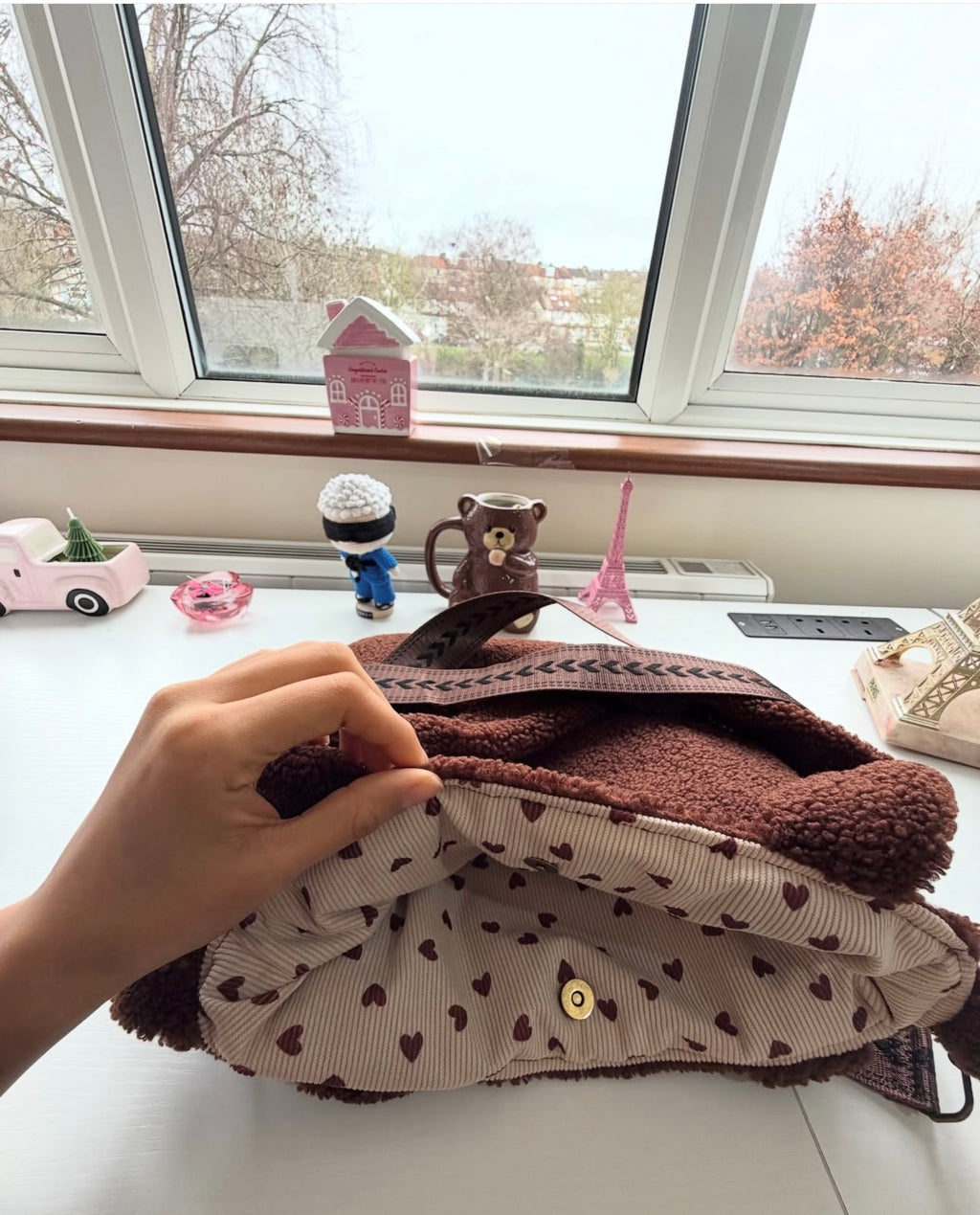 👜 Teddy Brown Tote Bag — Cozy & Chic Everyday Style
