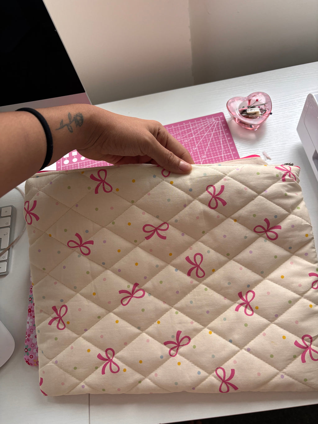 🎀 Quilted Bow Laptop Sleeve — Soft Protection with Charm