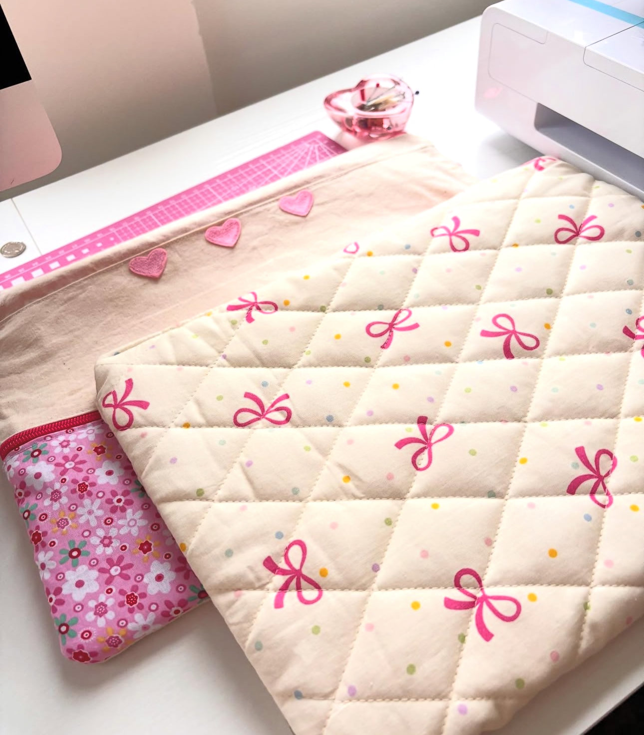 🎀 Quilted Bow Laptop Sleeve — Soft Protection with Charm