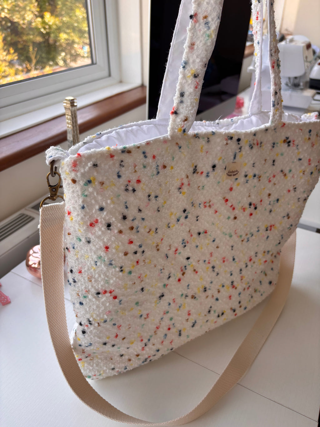 🤍 Confetti Teddy Tote — Soft, Playful & Unique