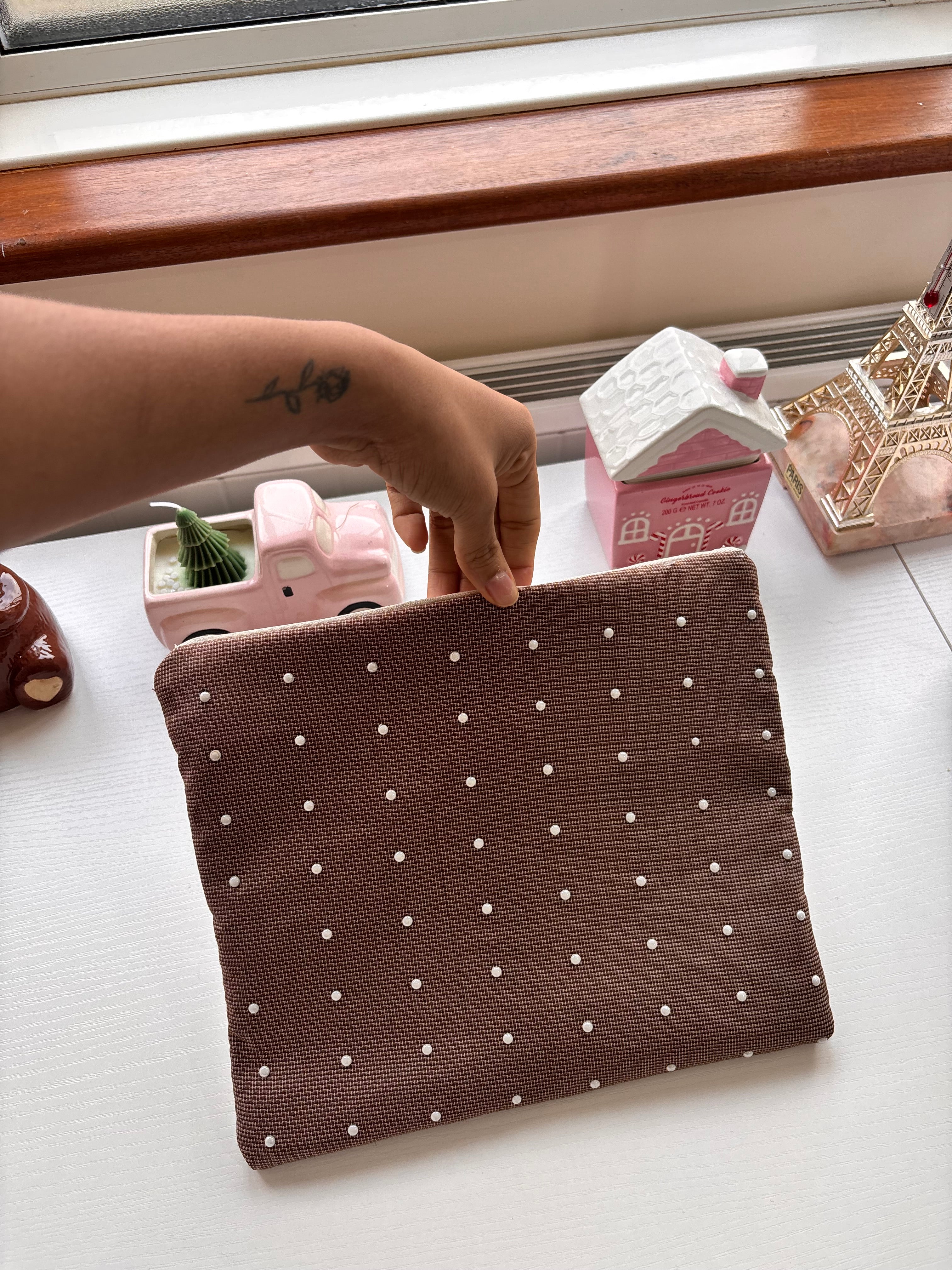 Handbags and small bags