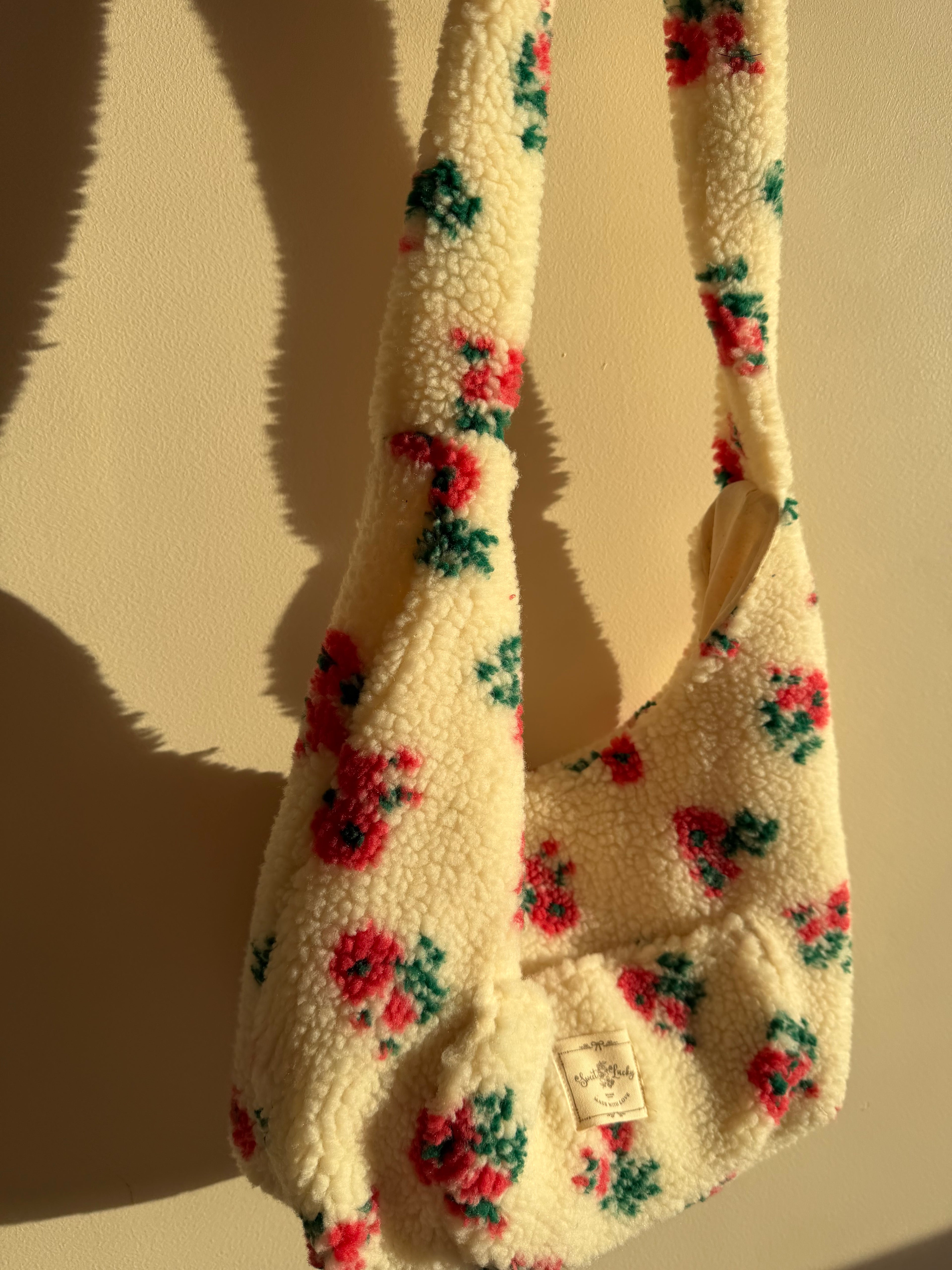 Floral Teddy Bag – Rosé Vintage Collection 🌸