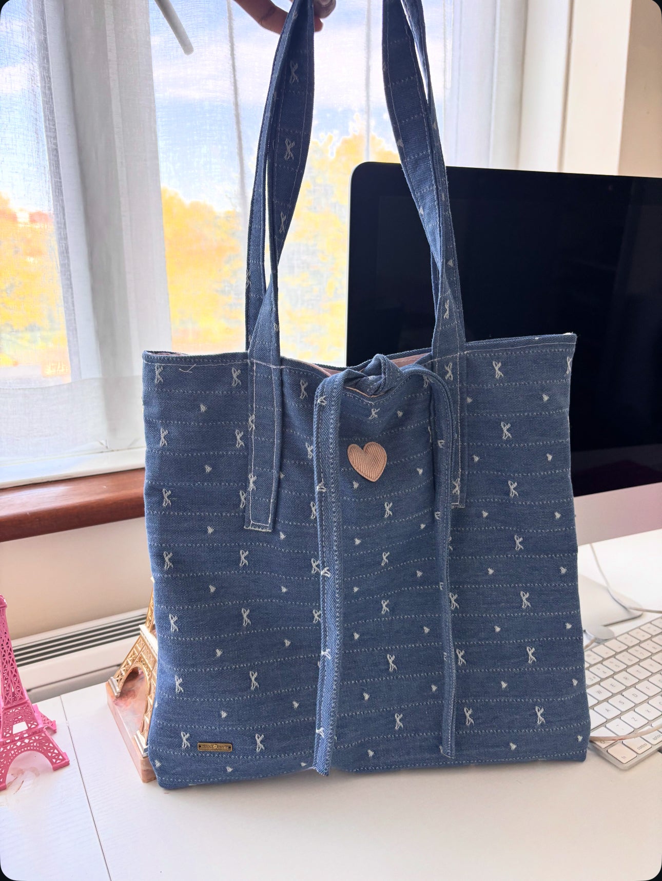 💙 Denim Heart Tote — Casual Chic Essential