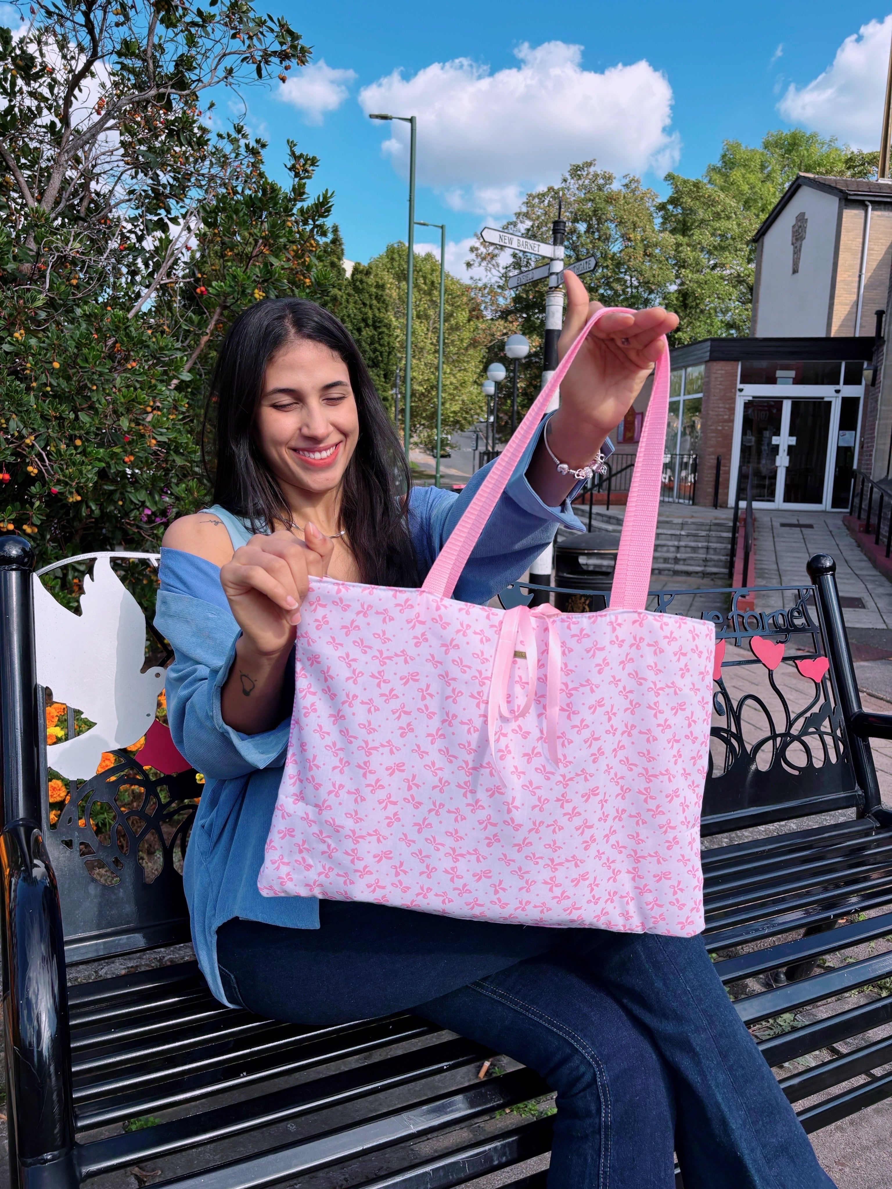🎀 Pink Bow Tote — Soft Feminine Charm